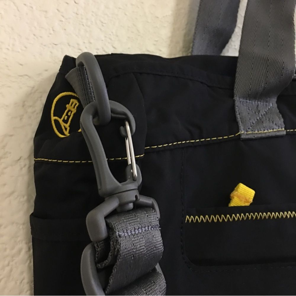 NEW Lands End TRAVEL weekender tote laptop bag - Picture 3 of 13